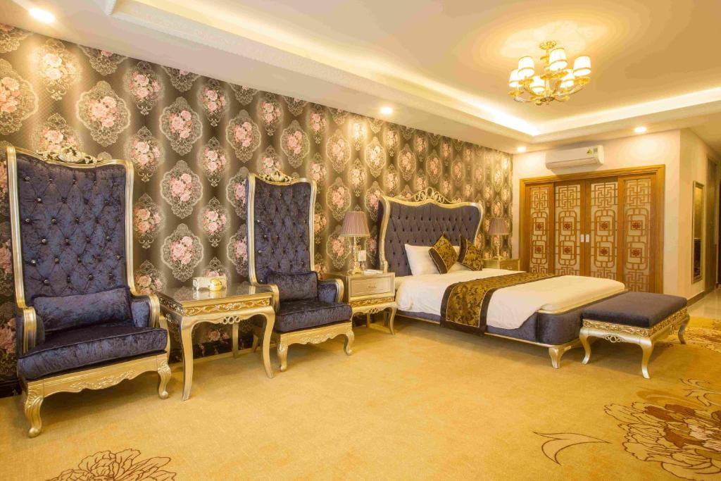 Ánh Nguyệt Hotel