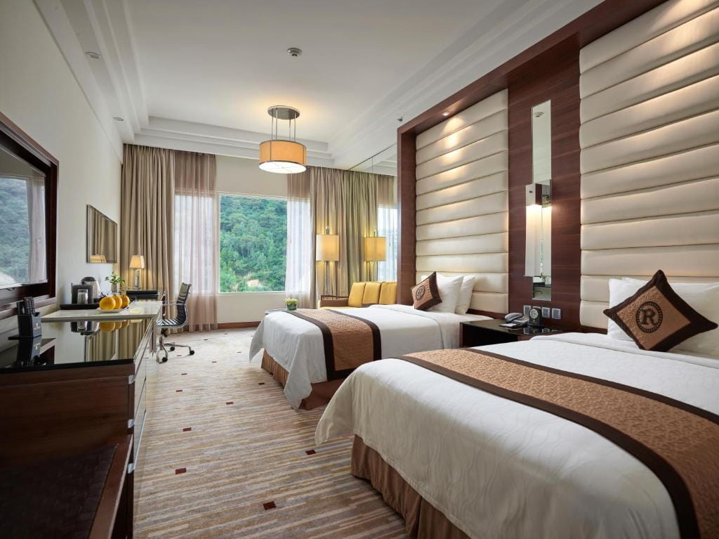 Royal Ha Long Hotel