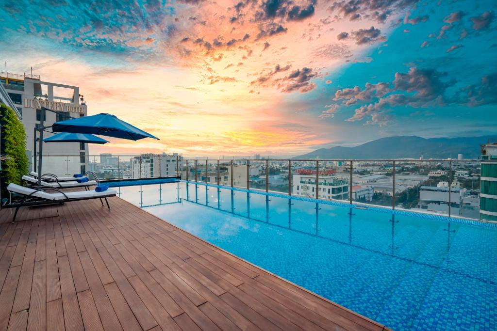 CN PALACE BOUTIQUE HOTEL