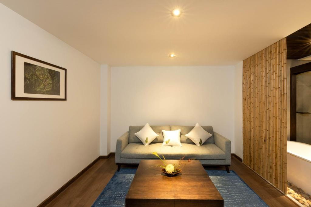 Cochin Zen Hotel