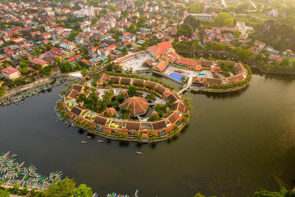 Emeralda Resort Tam Cốc Ninh Bình