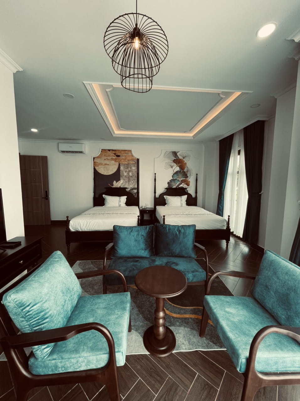 THE ONE HOTEL 2