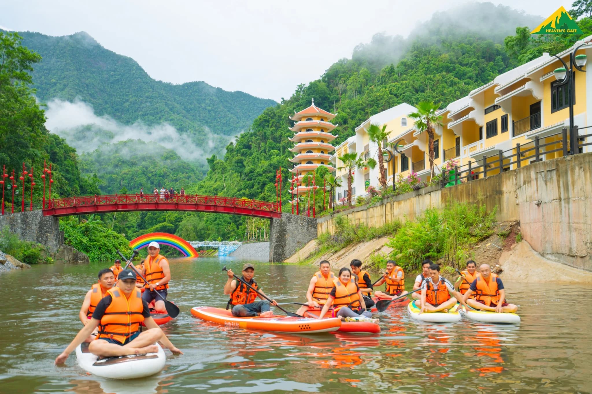 chèo thuyền trên sông Ngân