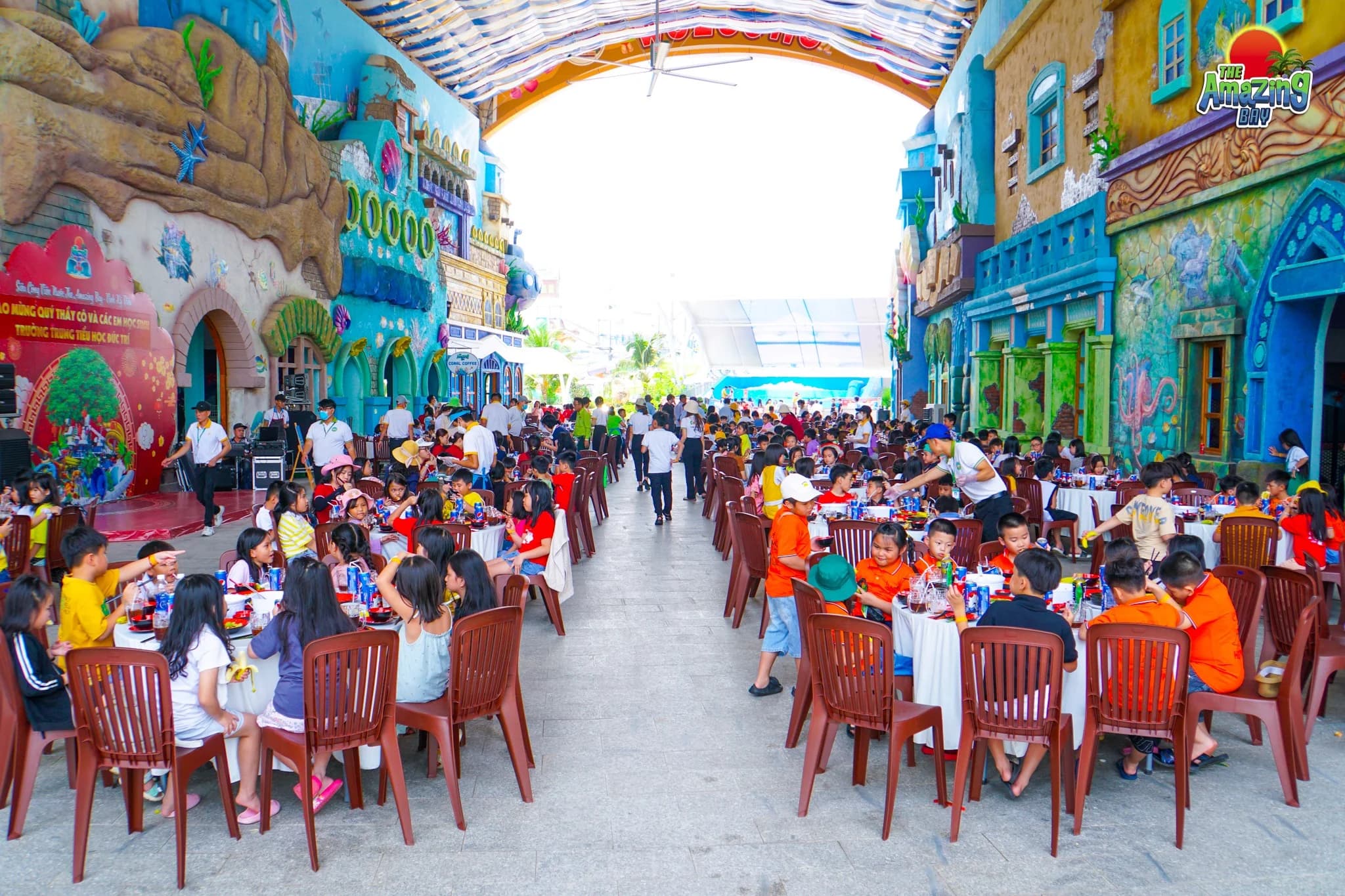nhà hàng tại KDL Sơn Tiên