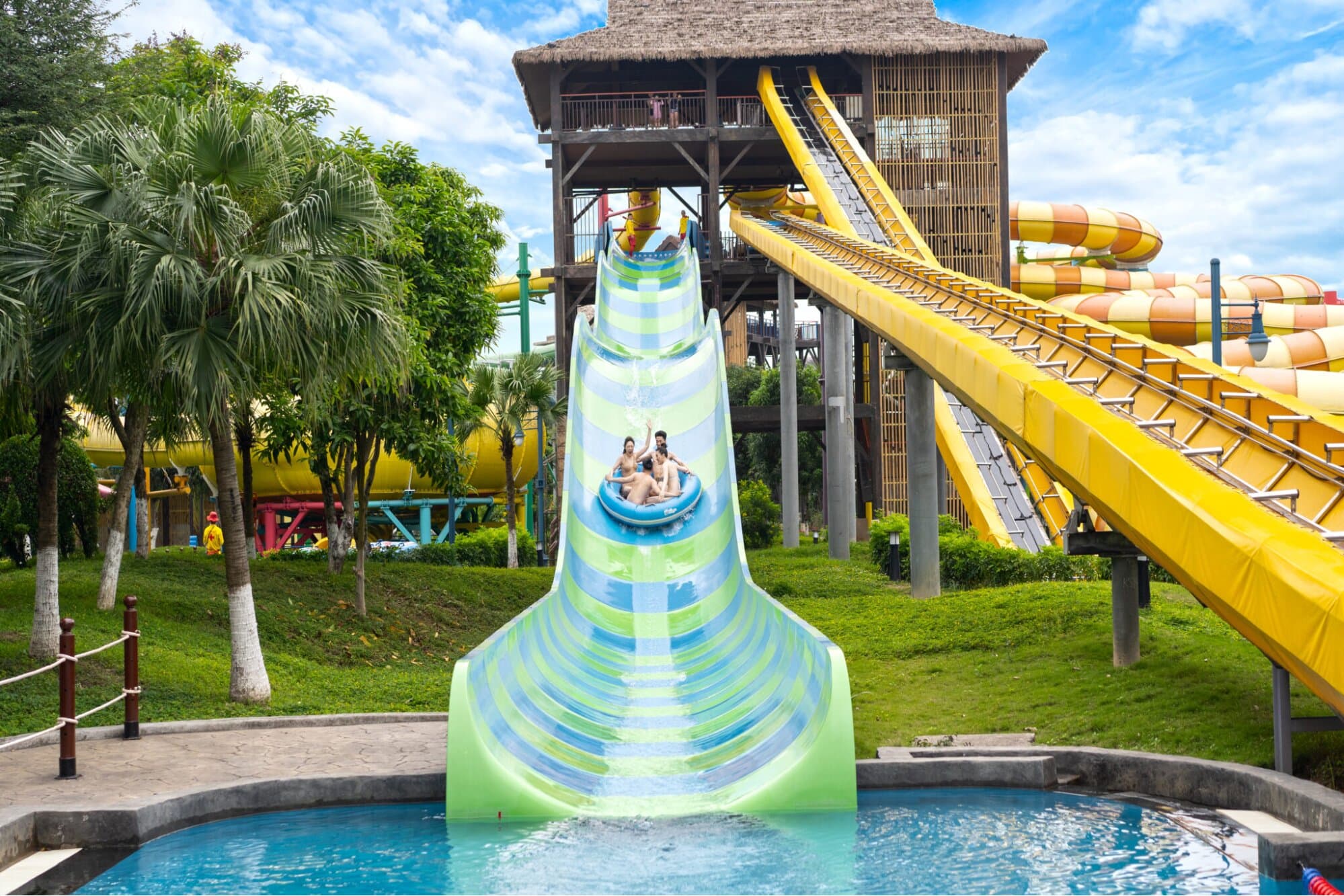 Công viên nước Typhoon Water Park