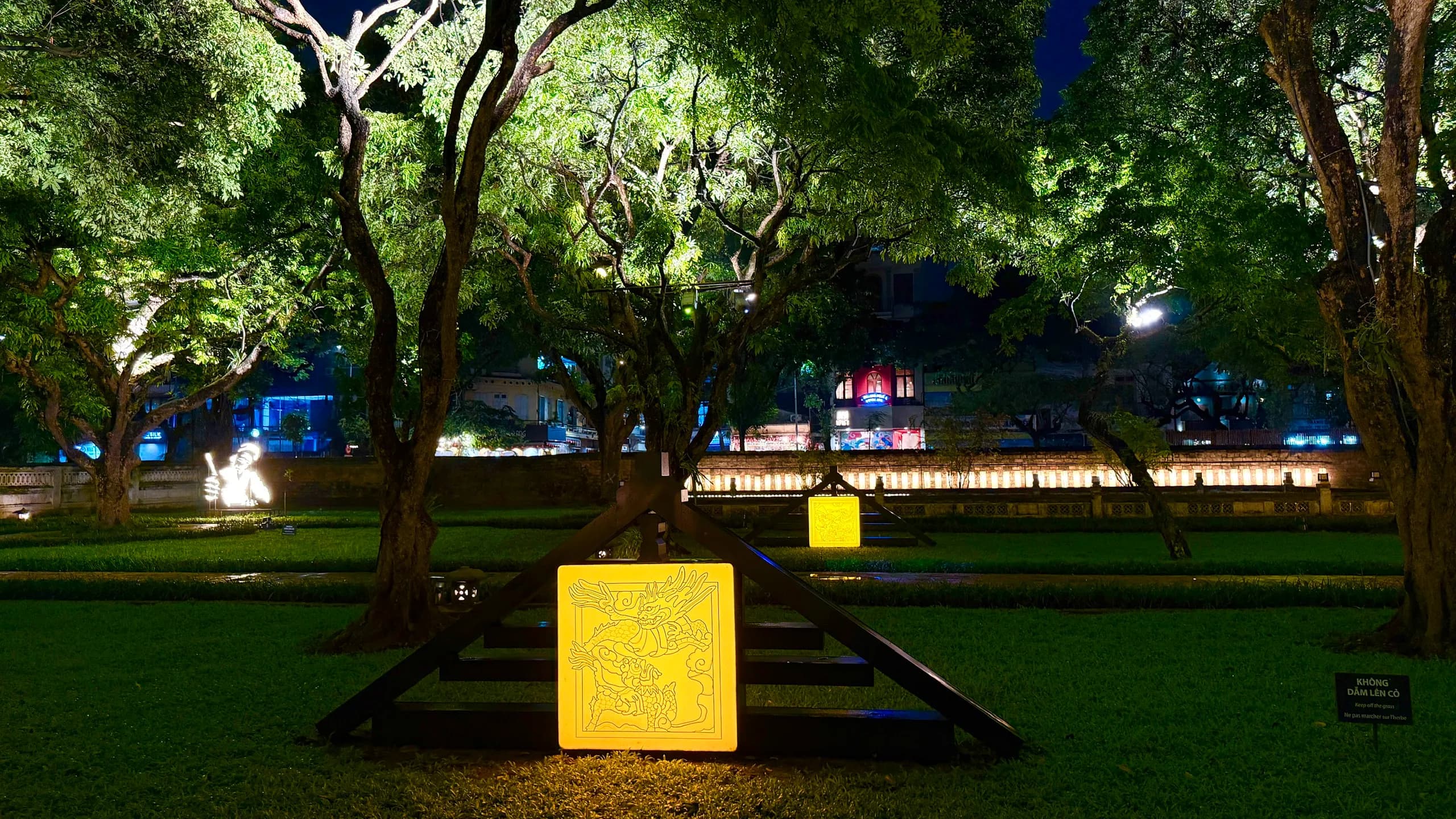 tour đêm văn miếu quốc tử giảm