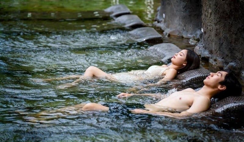 mua vé núi thần tài